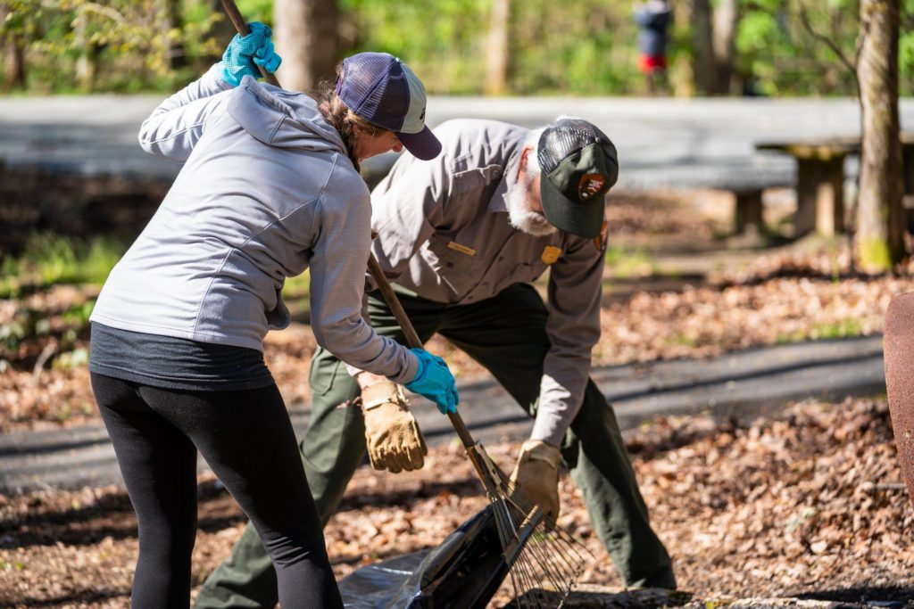 Parkway Volunteers work at Julian Price