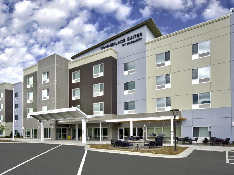 Exterior of hotel TownePlace Suites by Marriott Asheville West